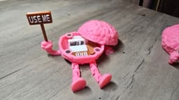 Cute Articulated Brain Box with Interchangeable Signs 3d model