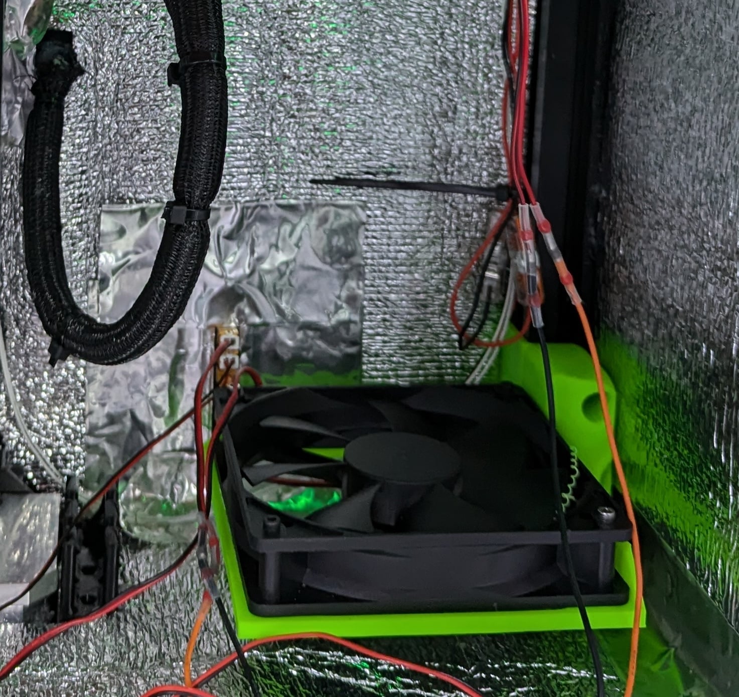 120mm Fan Mount for Chamber Air Circulation - 3030 Extrusions 3d model
