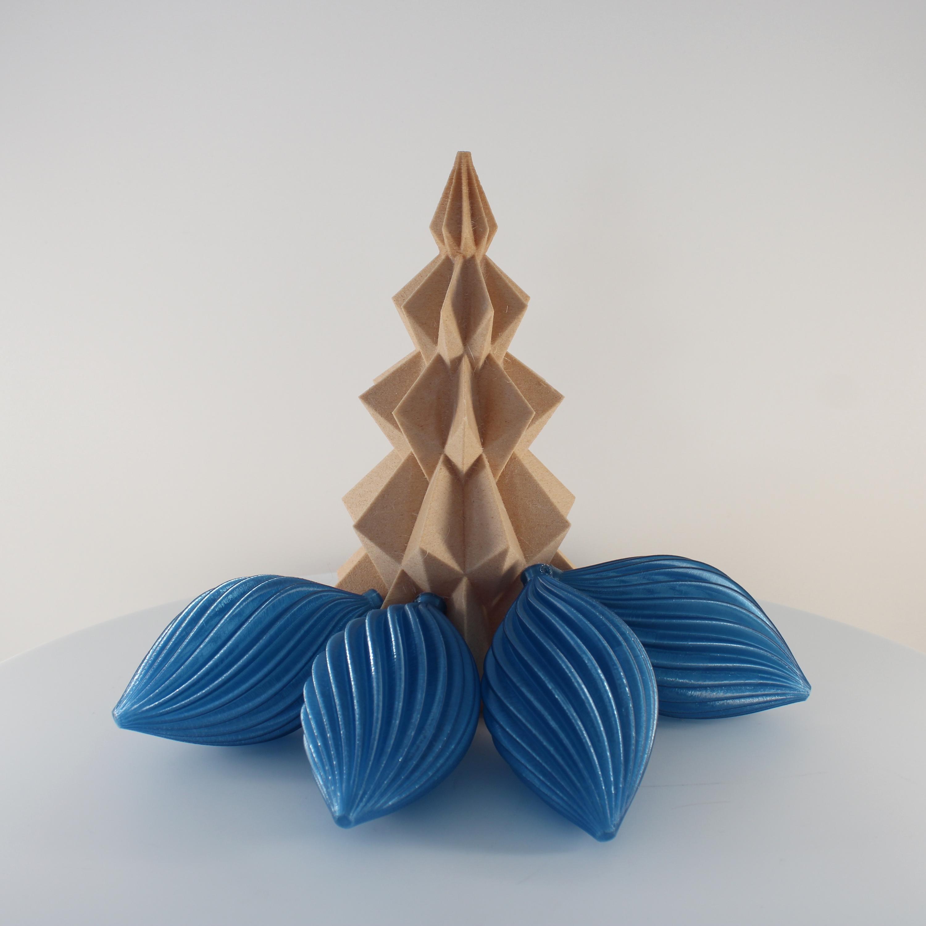 Swirling Tree Ornament, Christmas Decor by Slimprint  3d model