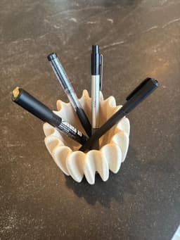 RIL – Minimalist Grooved Pen Holder / Plant Pot 3d model