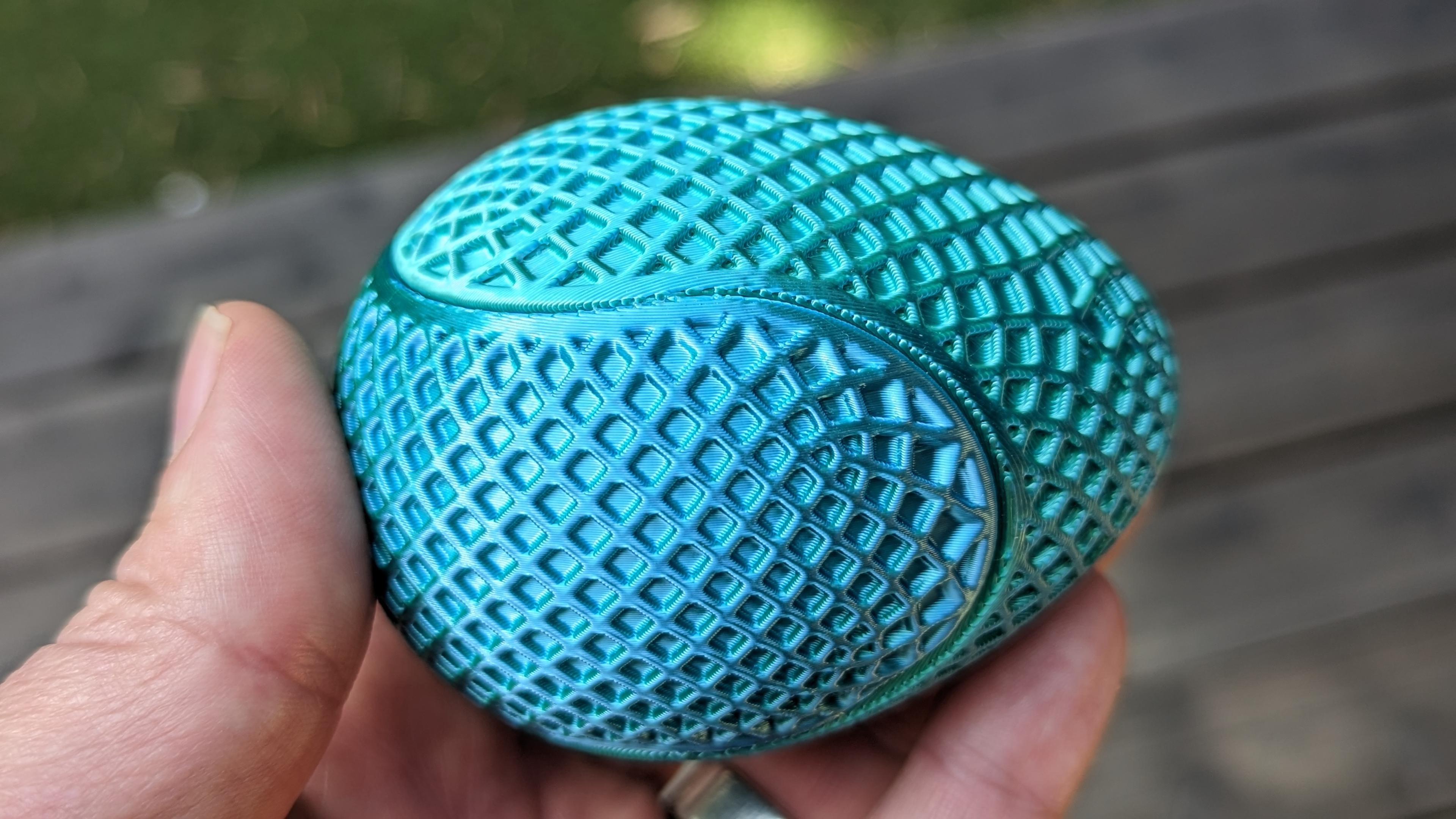 Textured Snap Egg (Diamond) - Polymaker Blue/Green Silk PLA - 3d model