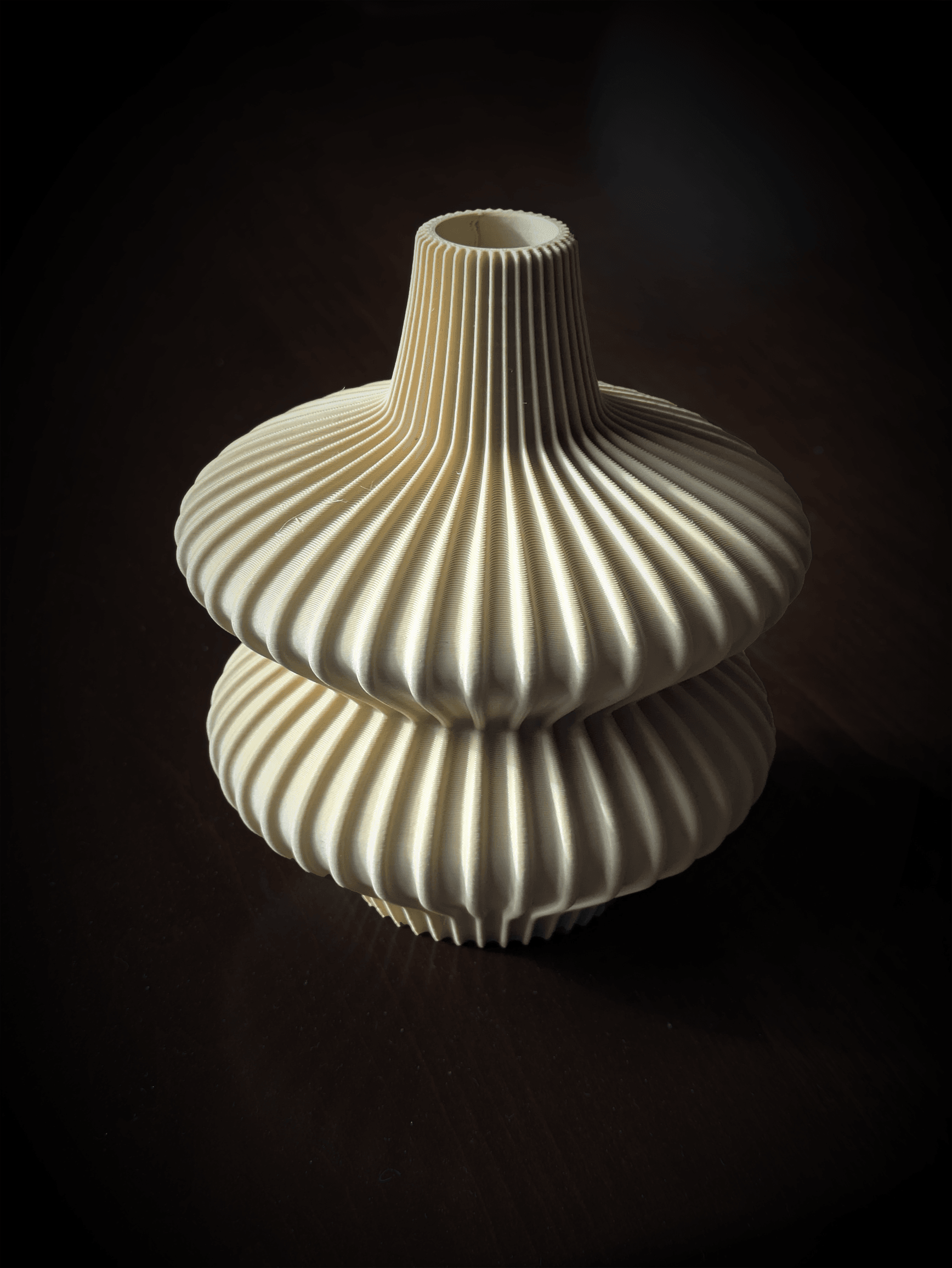 Allokron Vase - Hourglass Onion Vase 3d model