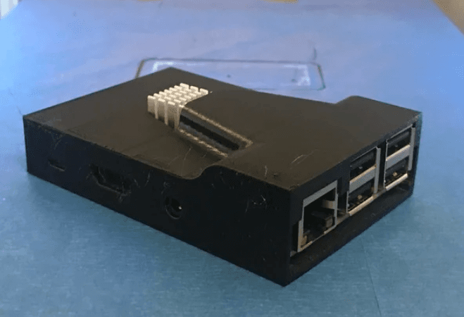 Sleeve case for Raspberry Pi 2, 3 & 4 with heatsink gap 3d model