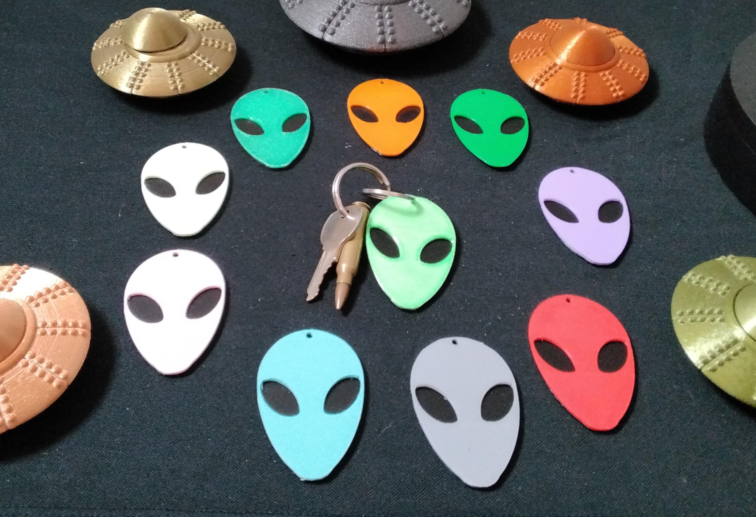 alien face keychain 3d model