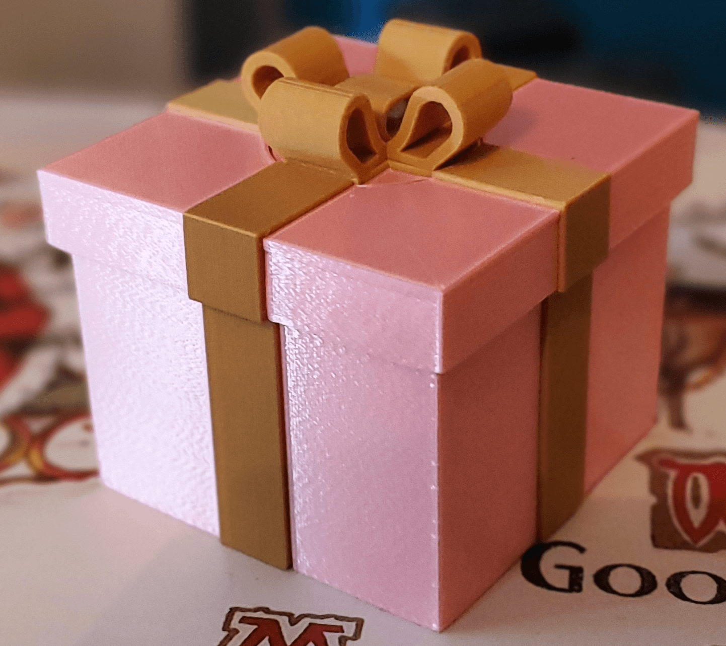 Gift Box #1 - Inland "Pink Silk" PLA and Hatchbox "True Gold" PLA - 3d model