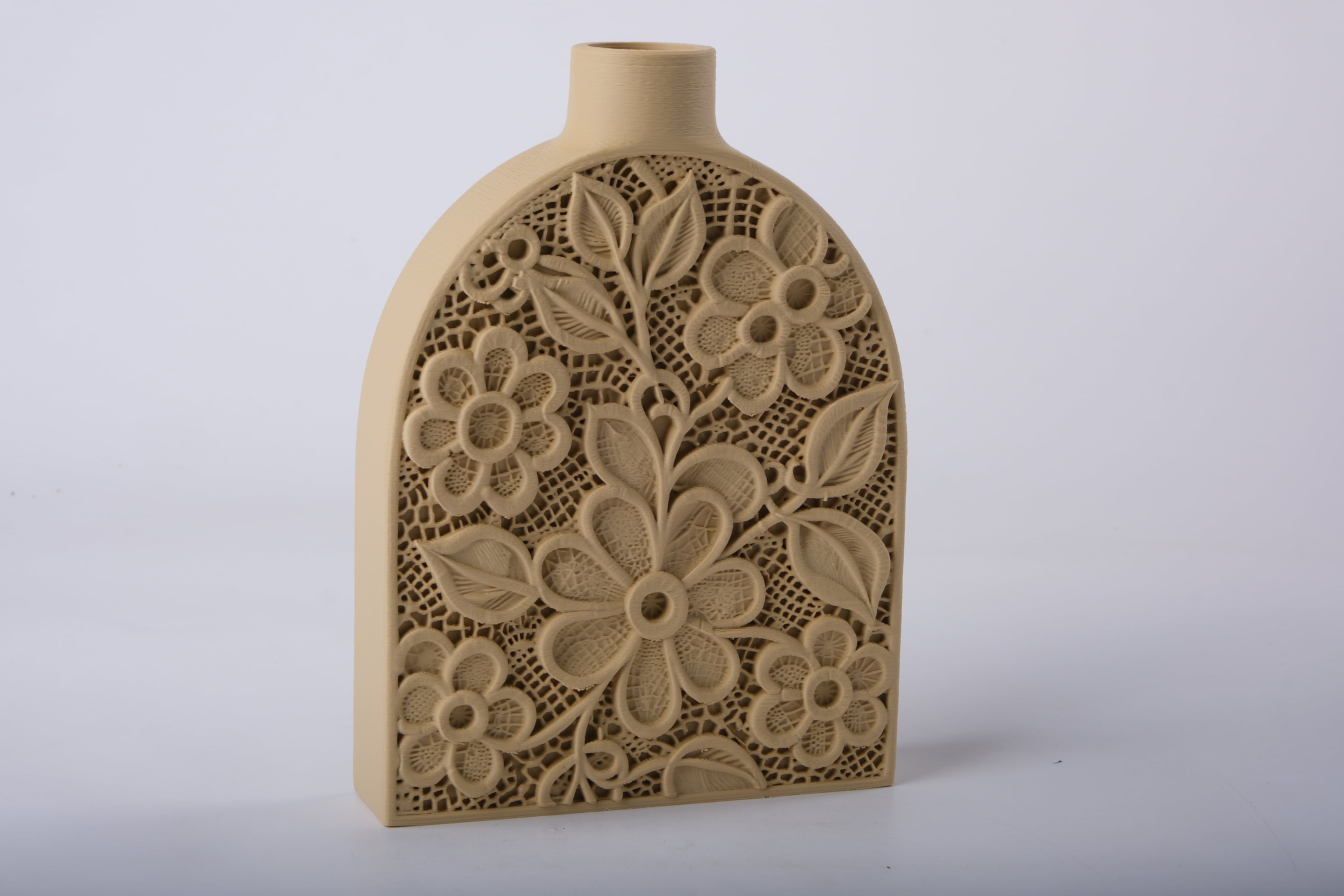 Lace Vase with Intricate Floral Design 3d model