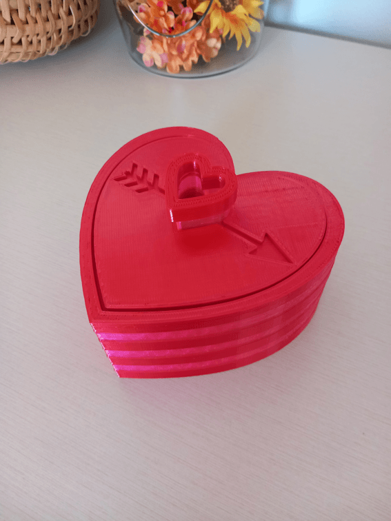 Thangs Valentine’s Day Contest - The Glowing Heart Messenger Box 3d model