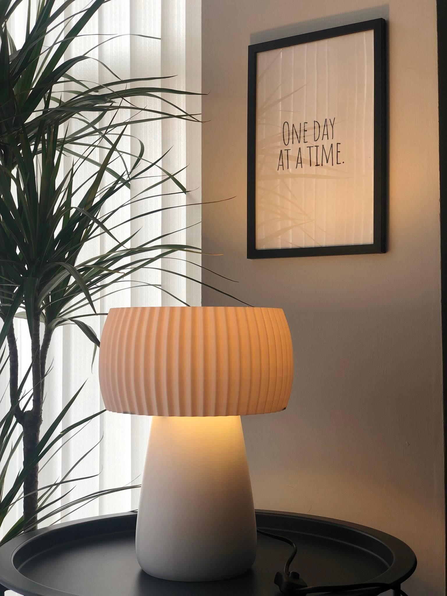 Modern Bedside/Table Lamp - Zeus 3d model