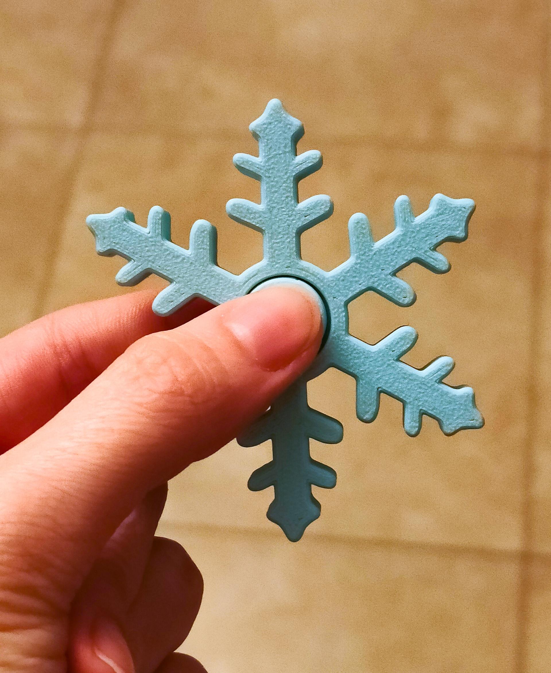 Snowflake Fidget Spinner (Classic) - Scaled and printed a bit smaller than the original size.
Printed with Gratkit Matte Baby Blue PLA on a Bambu Lab A1 mini. - 3d model