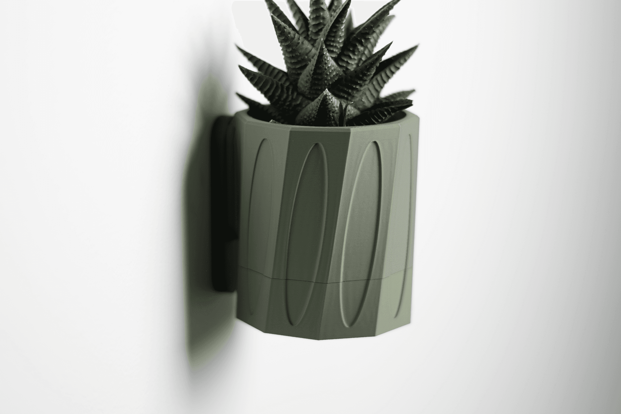 Twisted Deco Planter 3d model