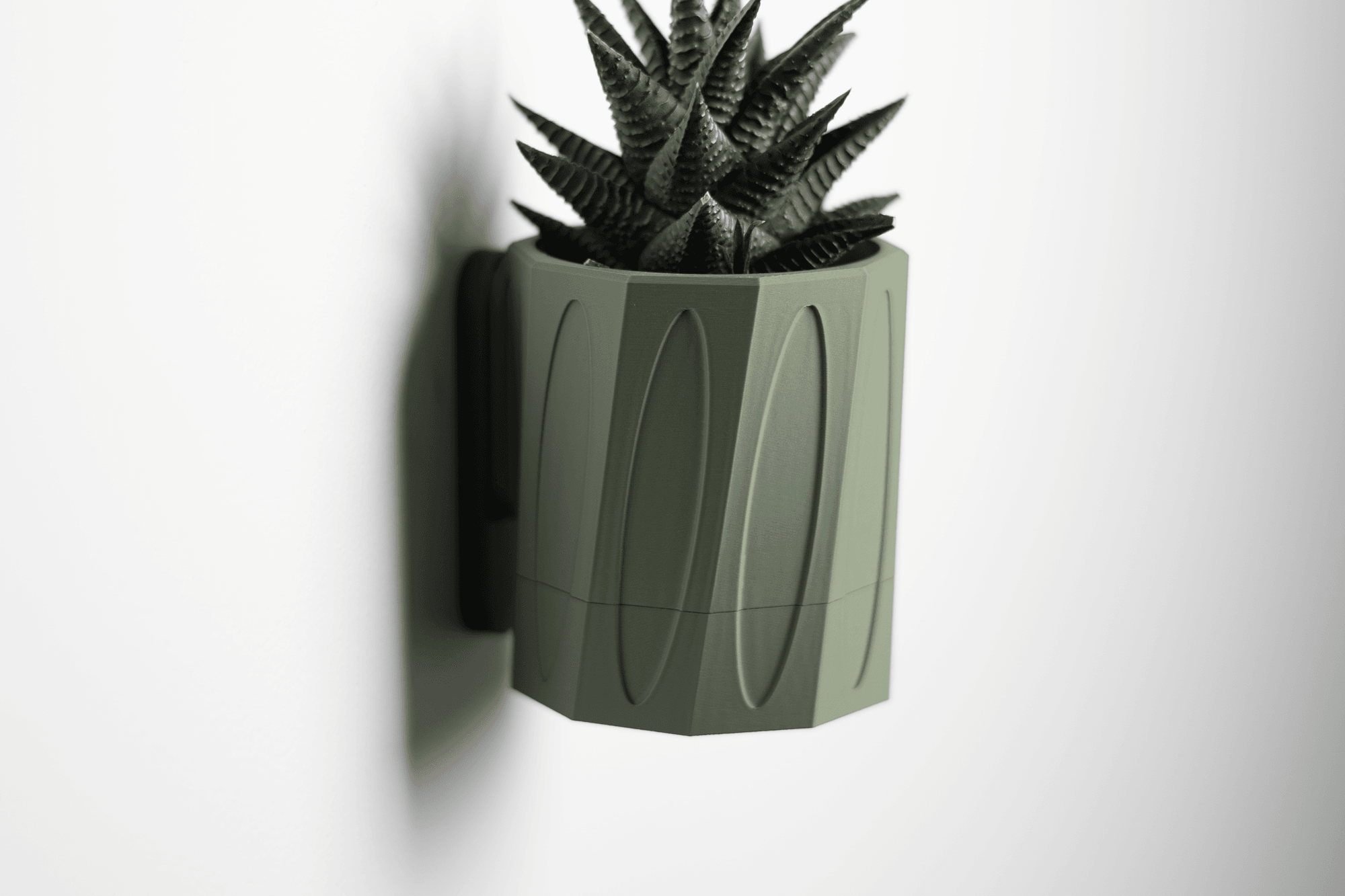 Twisted Deco Planter 3d model