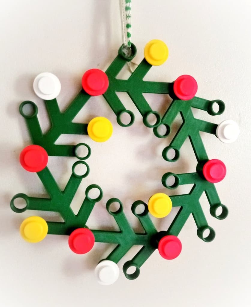 The red caps are this model, they printed fine and making put the wreath together much easier.