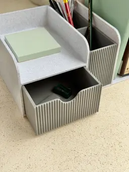 PAPRIS – A5 Desk Organizer with Drawer & Pen Holders I Diary Holder 3d model