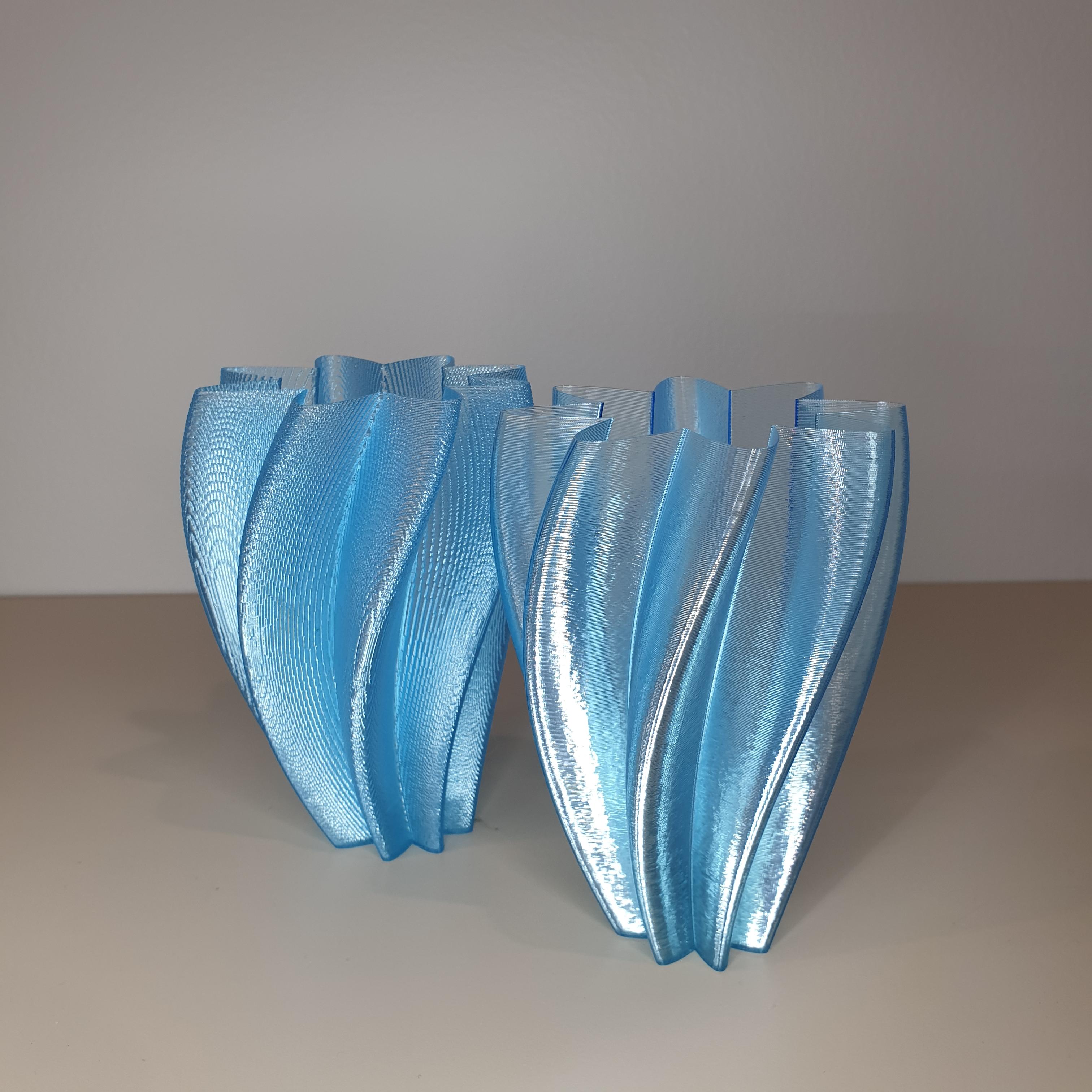 Swirled Vase Pair 3d model