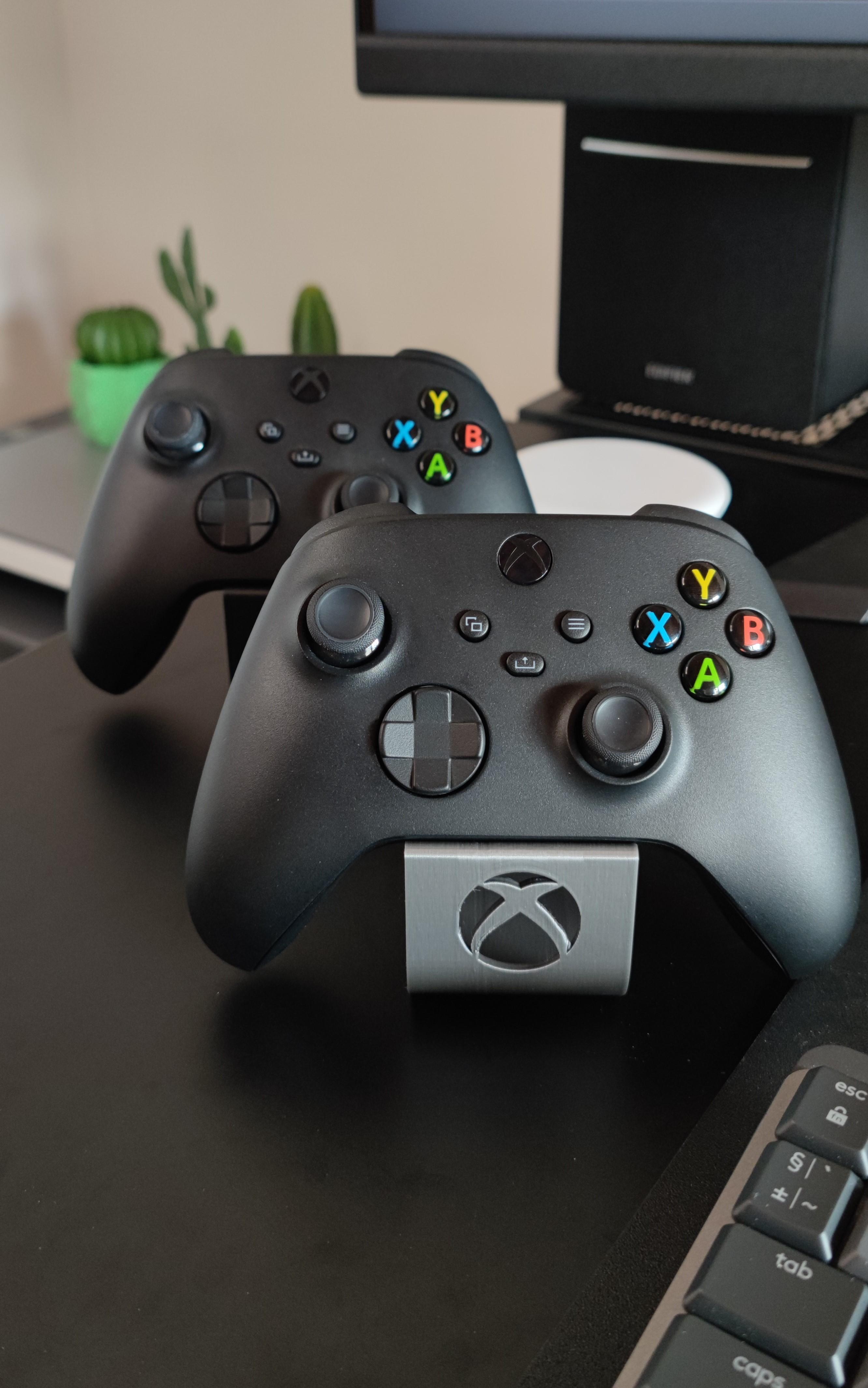 Remix of Simple Xbox One Controller Desktop Stand 3d model