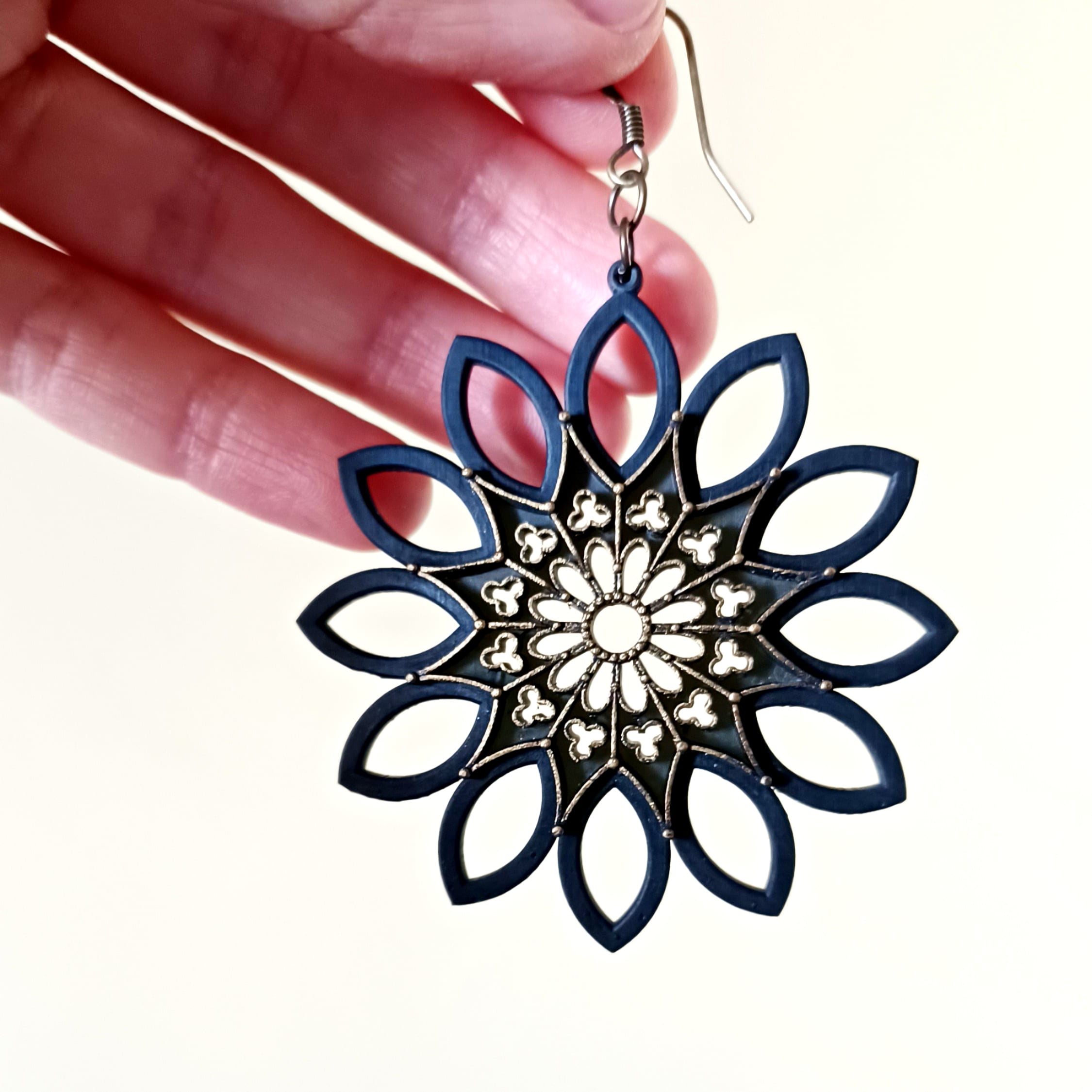 GOTHIC WINDOW INSPIRED FLOWER EARRING 3d model