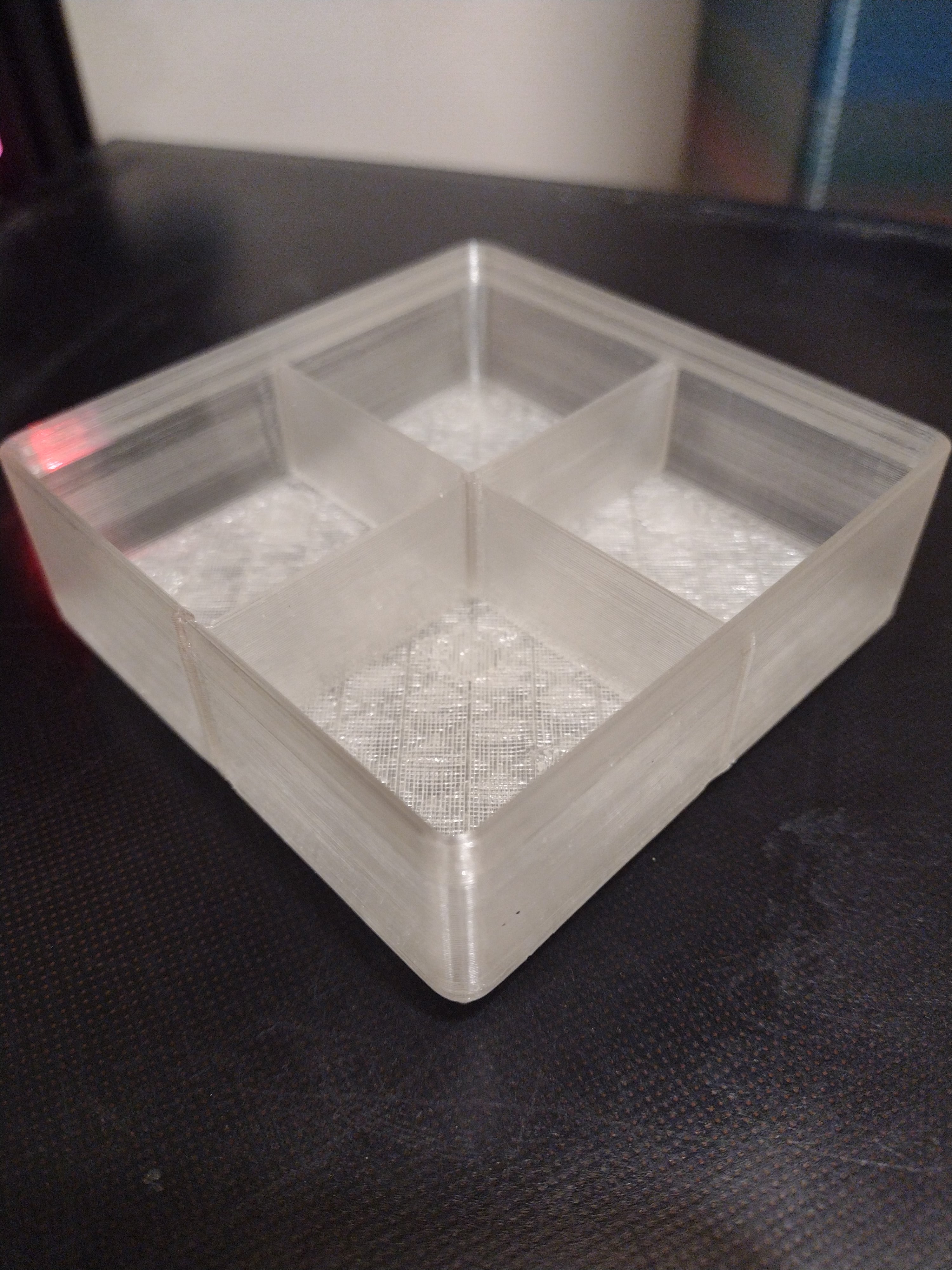 Divided Gridfinity Boxes (CadQuery Customizable) - Divided Gridfinity container, 2x2x4-hi and 1x1-divs - 3d model
