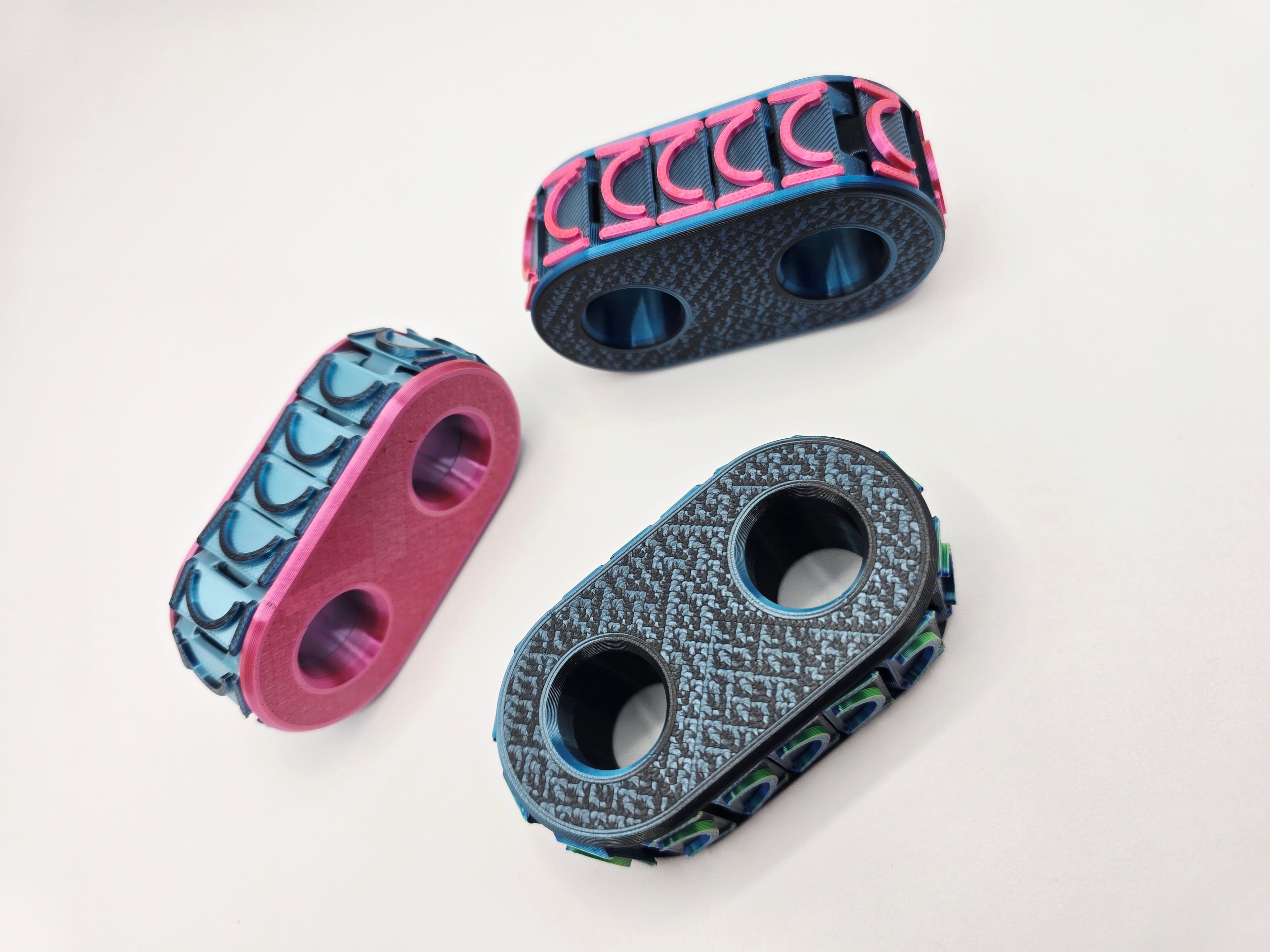 Silk Track Clicker Fidget 3d model
