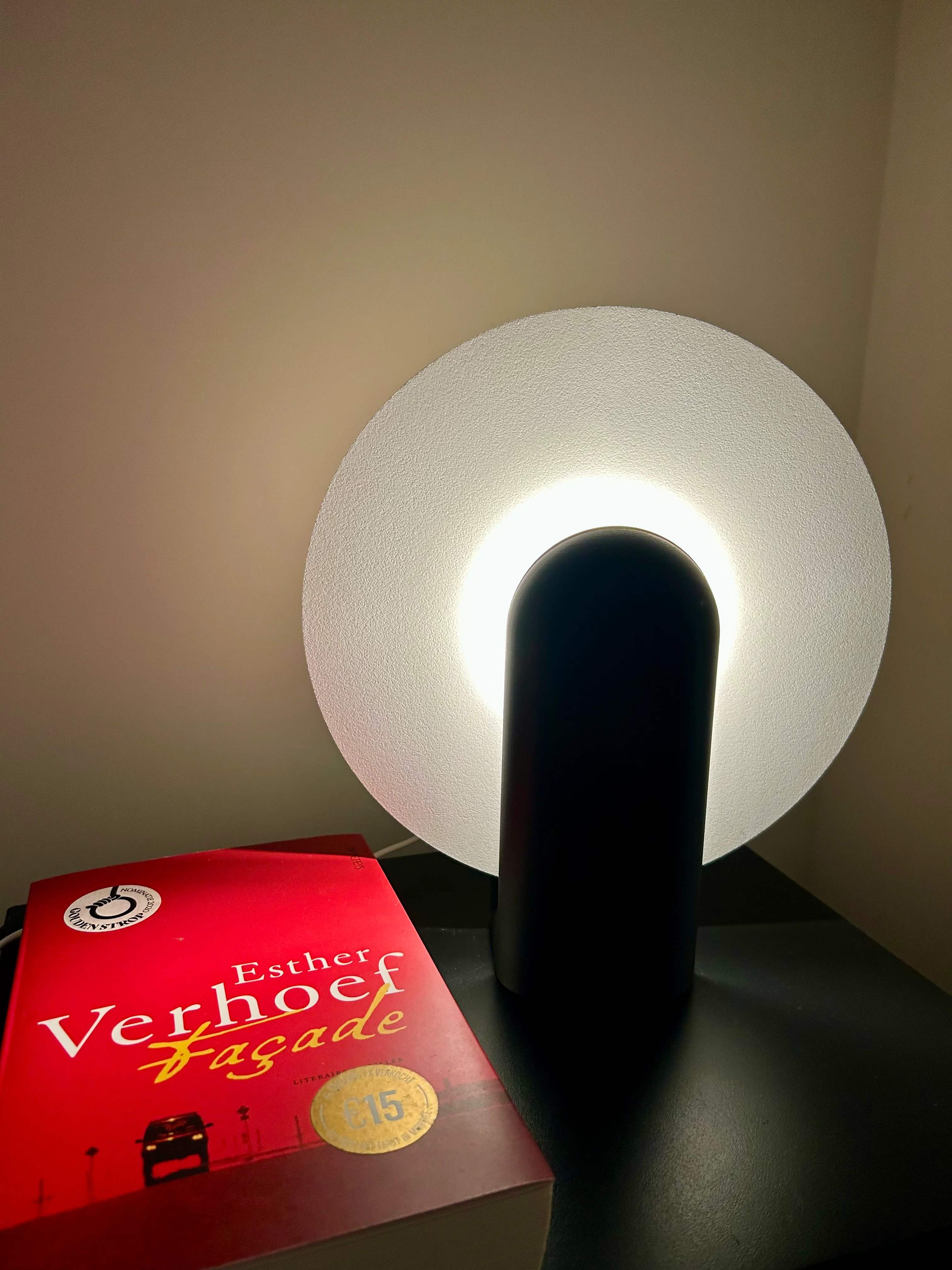 Design lamp, black and white 💡