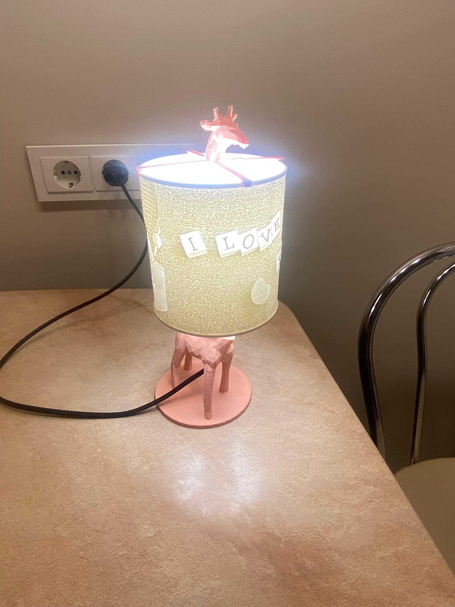 Giraffe lamp base for lithophane lampshades 3d model
