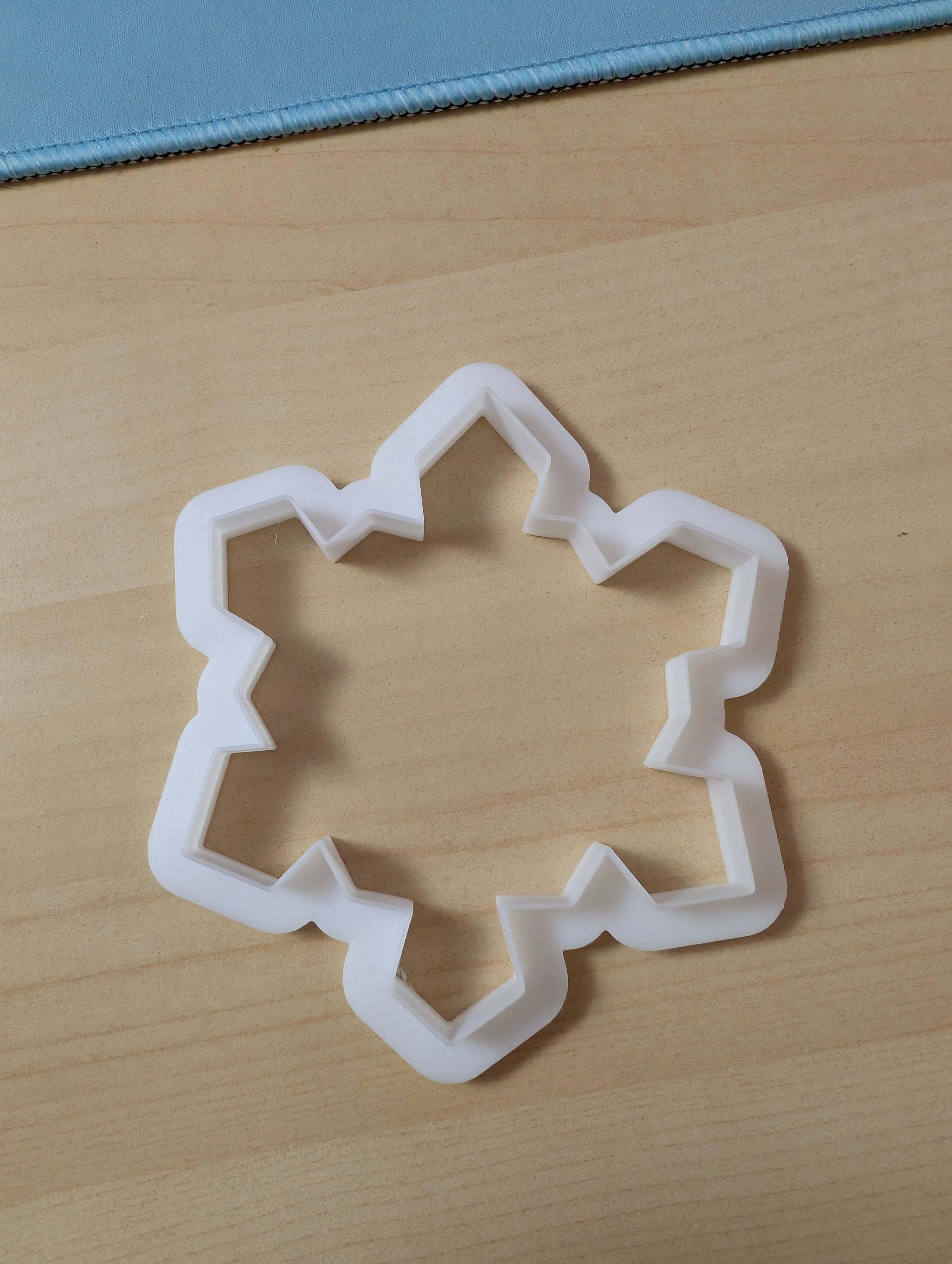 SnowflakeCookieCutter.stl 3d model