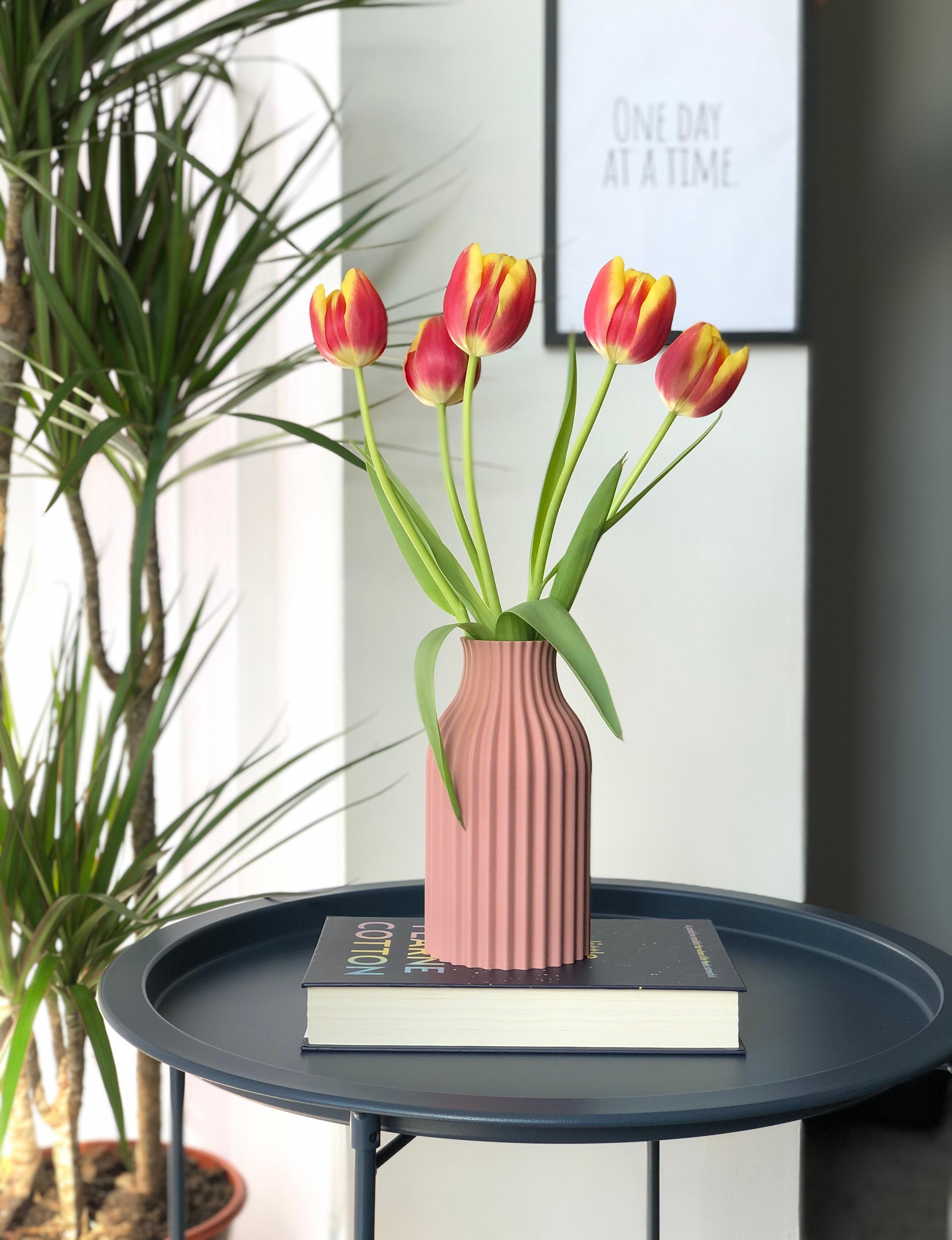 Modern Indoor Vase - Artemis 3d model