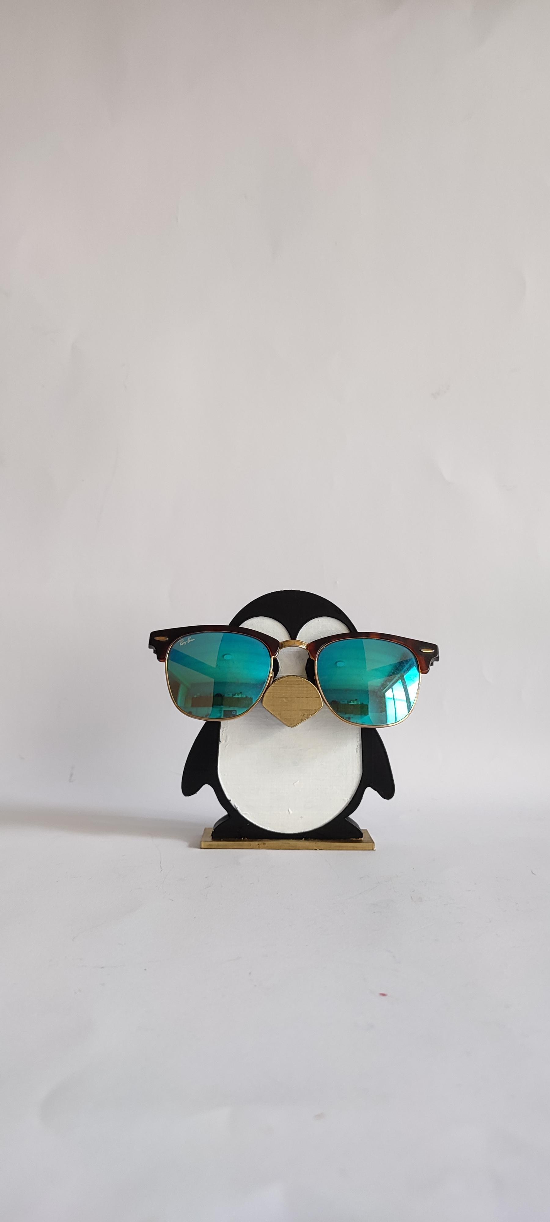 Penguin eyeglass Holder 3d model