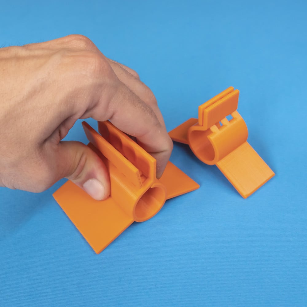 Compliant Stand Clips 3d model