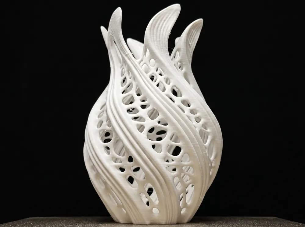 Aurelia Vase Organic Voronoi 3d model