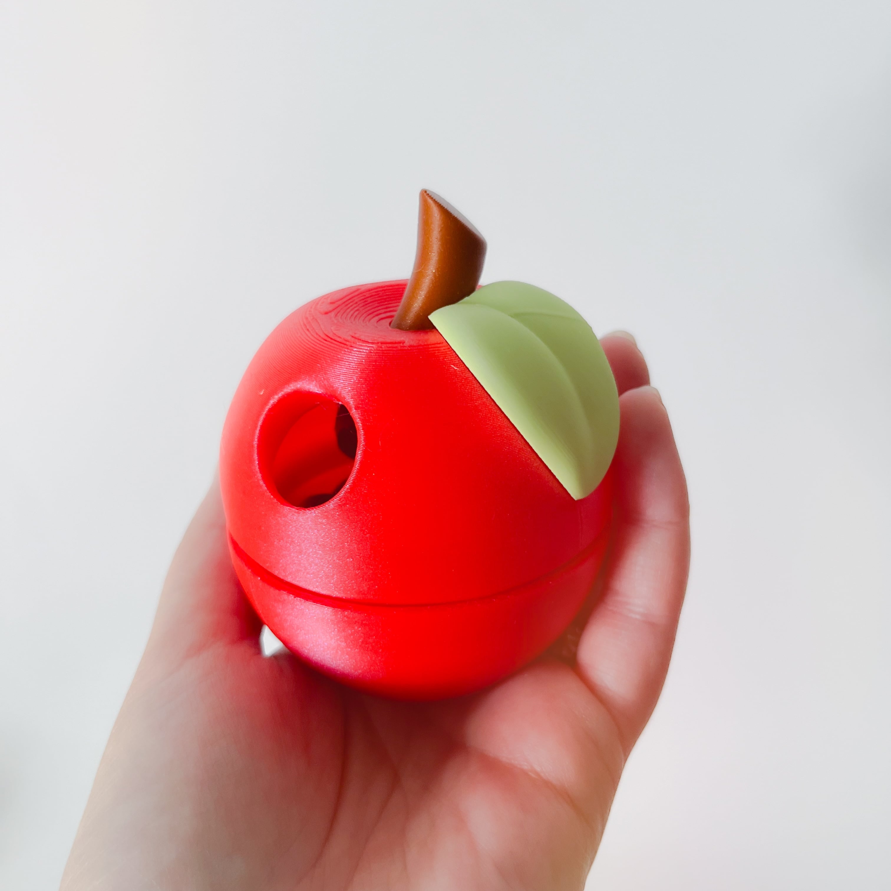 Worm Flexi and Apple Container 3d model