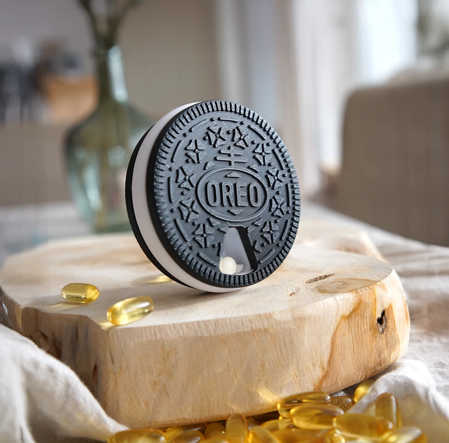 Pill Organizer Fidget - Oreo Style 3d model