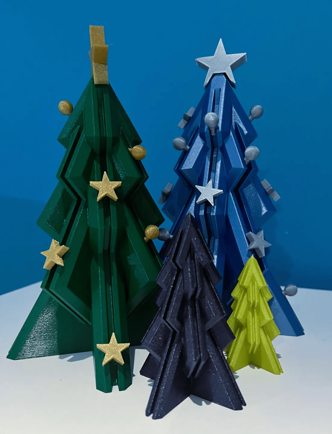 Modern Xmas Tree - slotted 3d model