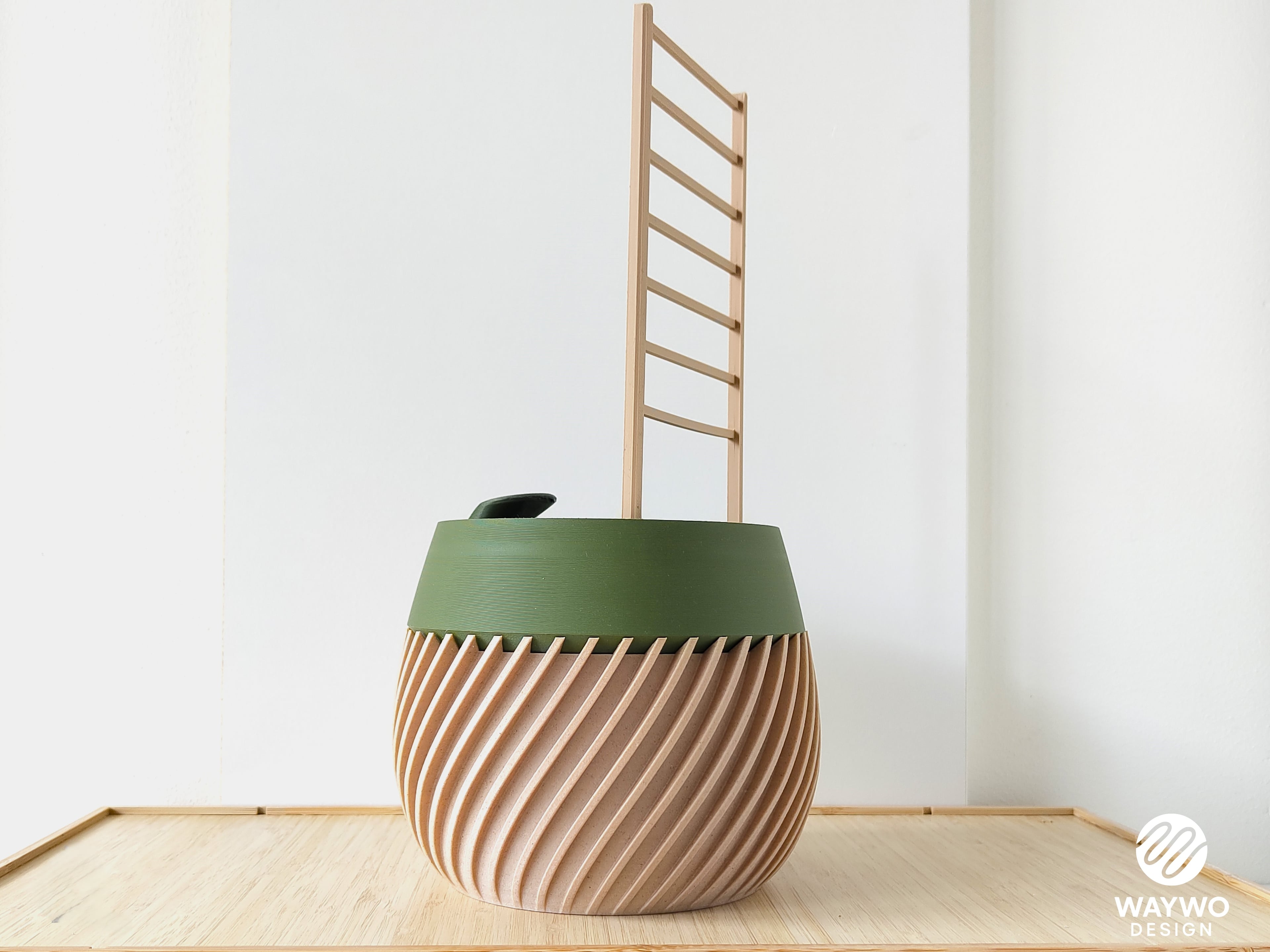 Self-watering planter 3d model