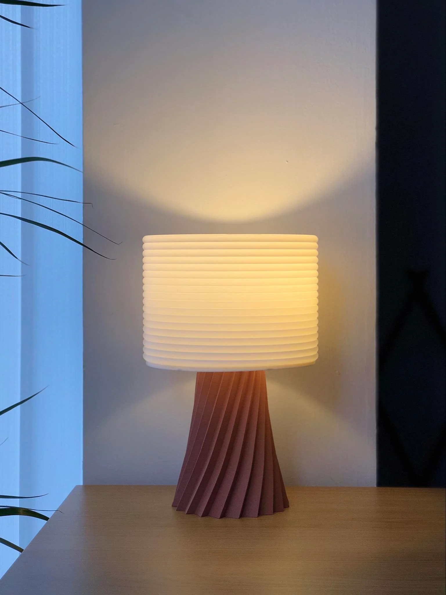 Modern Bedside/Table Lamp - Yume 3d model