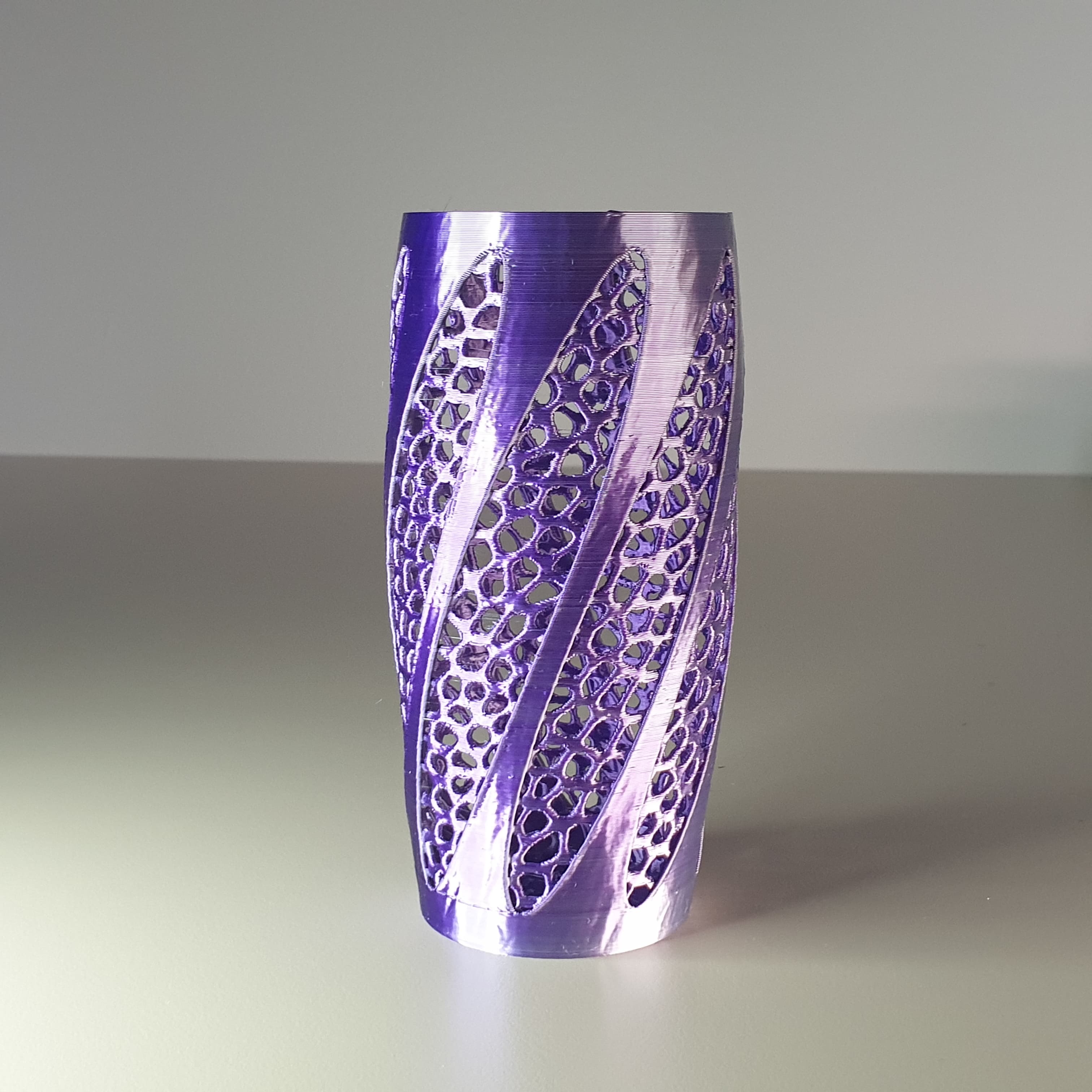 Twisted Voronoi Vase 3d model