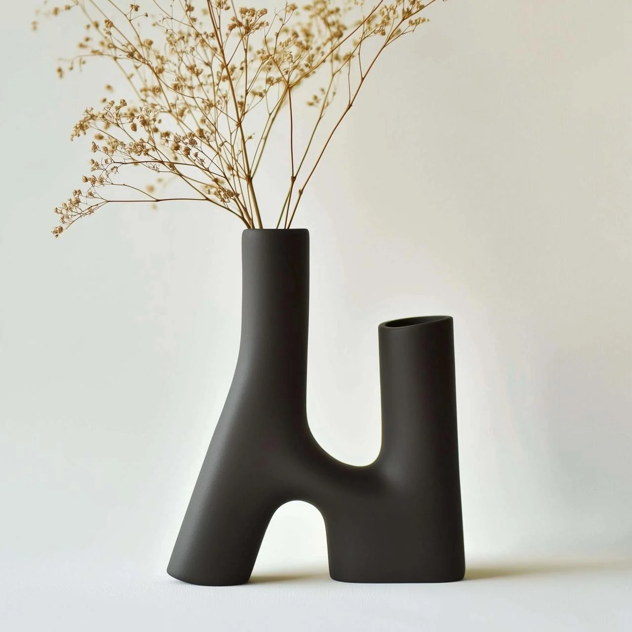 Arcus Vase – Striking, Sculptural Decor for Modern Spaces 3d model