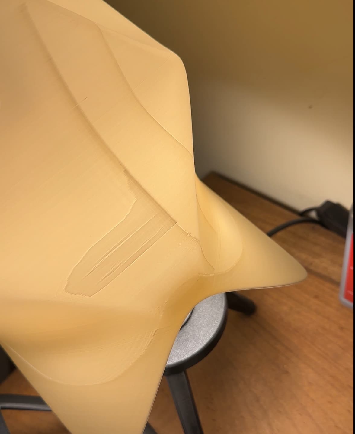 Bambu lab x1c, I am not sure why does it has so many defects… any suggestions?