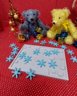 Snowflak Puzzle frame - Fit all the snowflakes in the frame 3d model