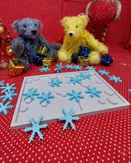 Snowflak Puzzle frame - Fit all the snowflakes in the frame 3d model