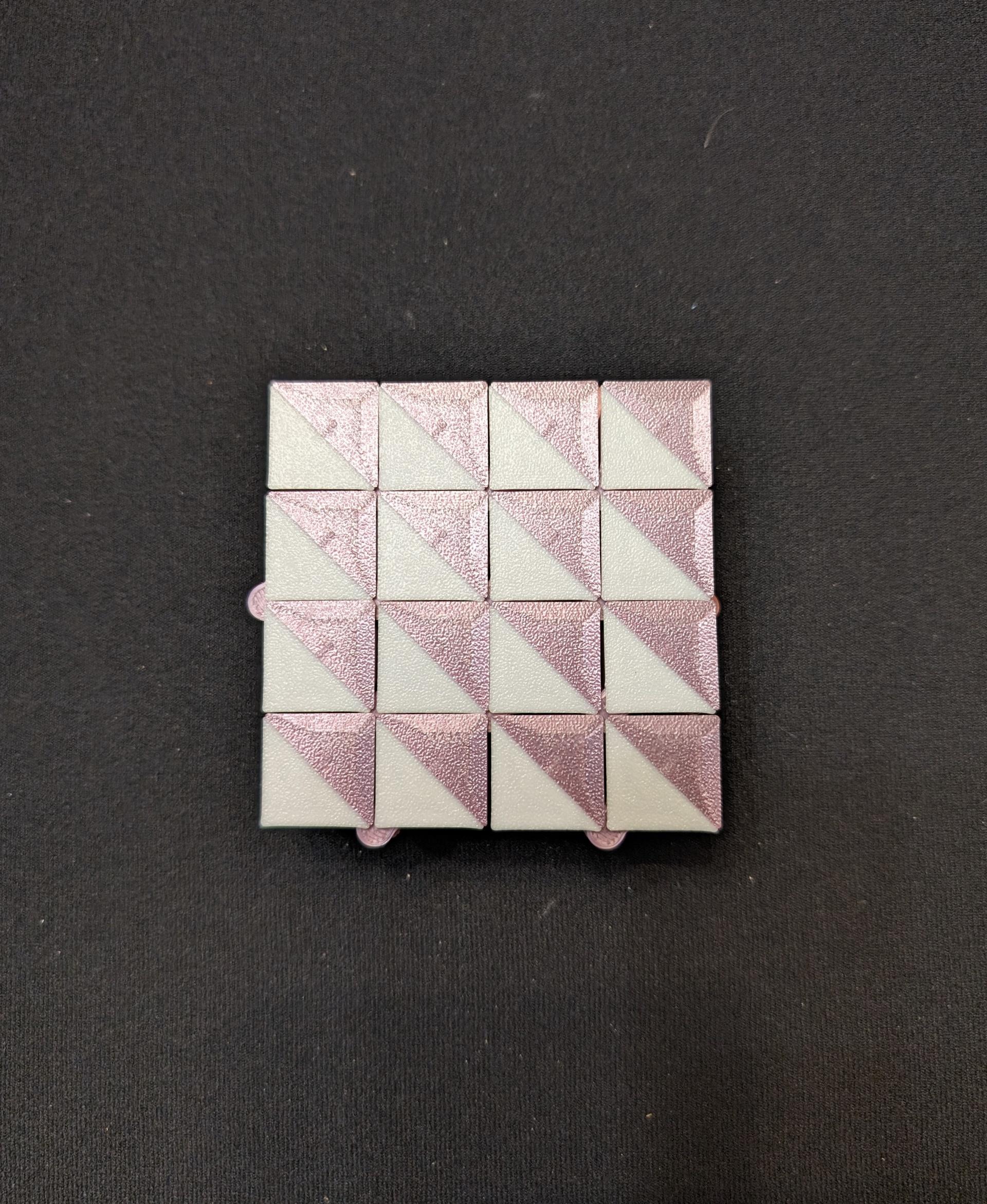 Auxetic Tile // 18mm Diagonal Split - Pink Arrows - 3d model
