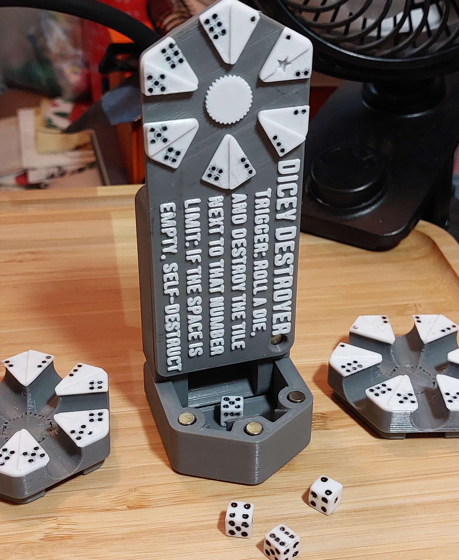 Hextraction - Dice Tower for Dicey Tile - Printed at 90% scale to fit on my TINA2, with 5x2mm magnets and 3D-printed 7.2mm dice. - 3d model