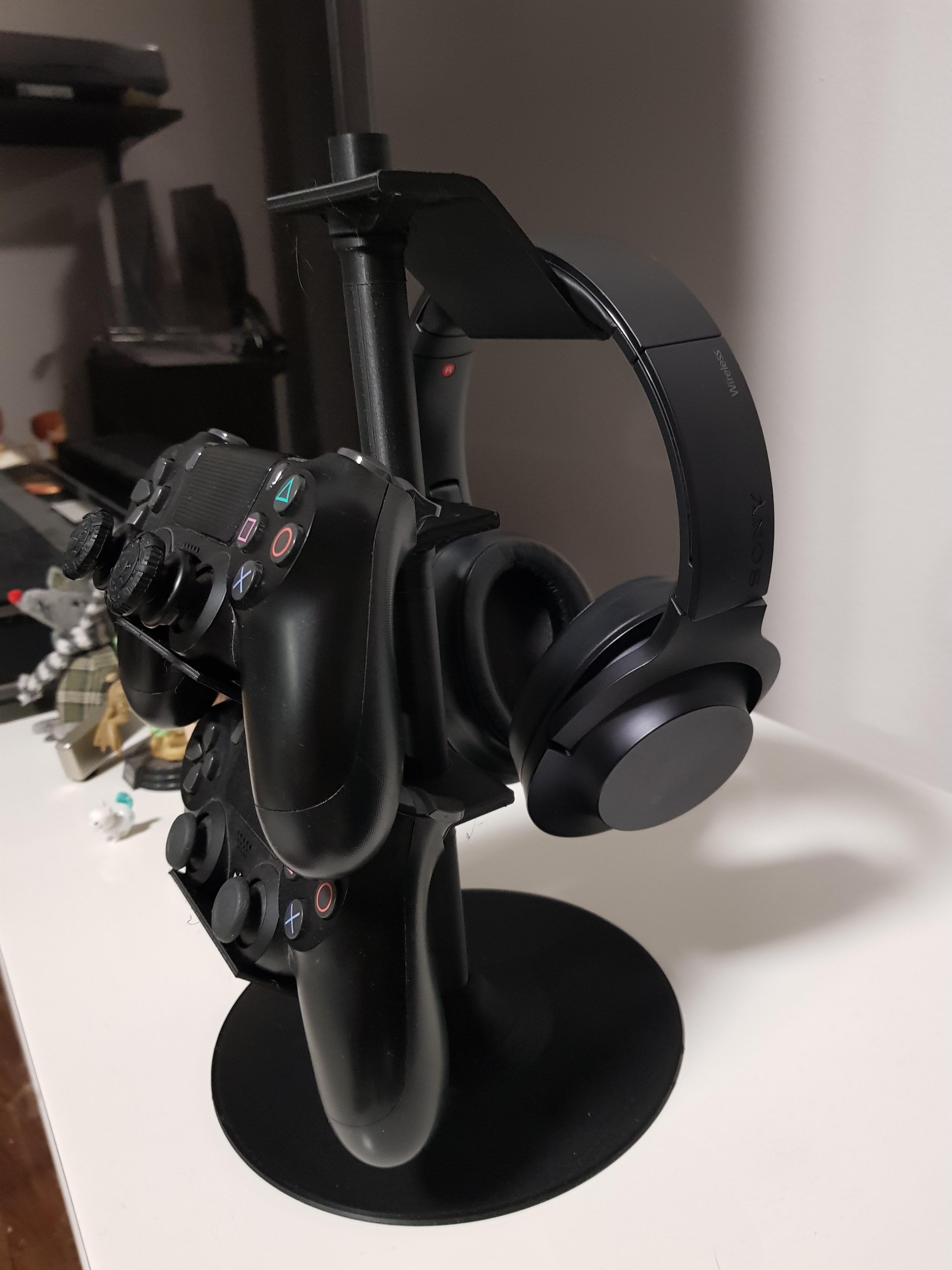 PS4 Controller and Headphone Stand 3d model