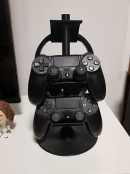 PS4 Controller and Headphone Stand 3d model