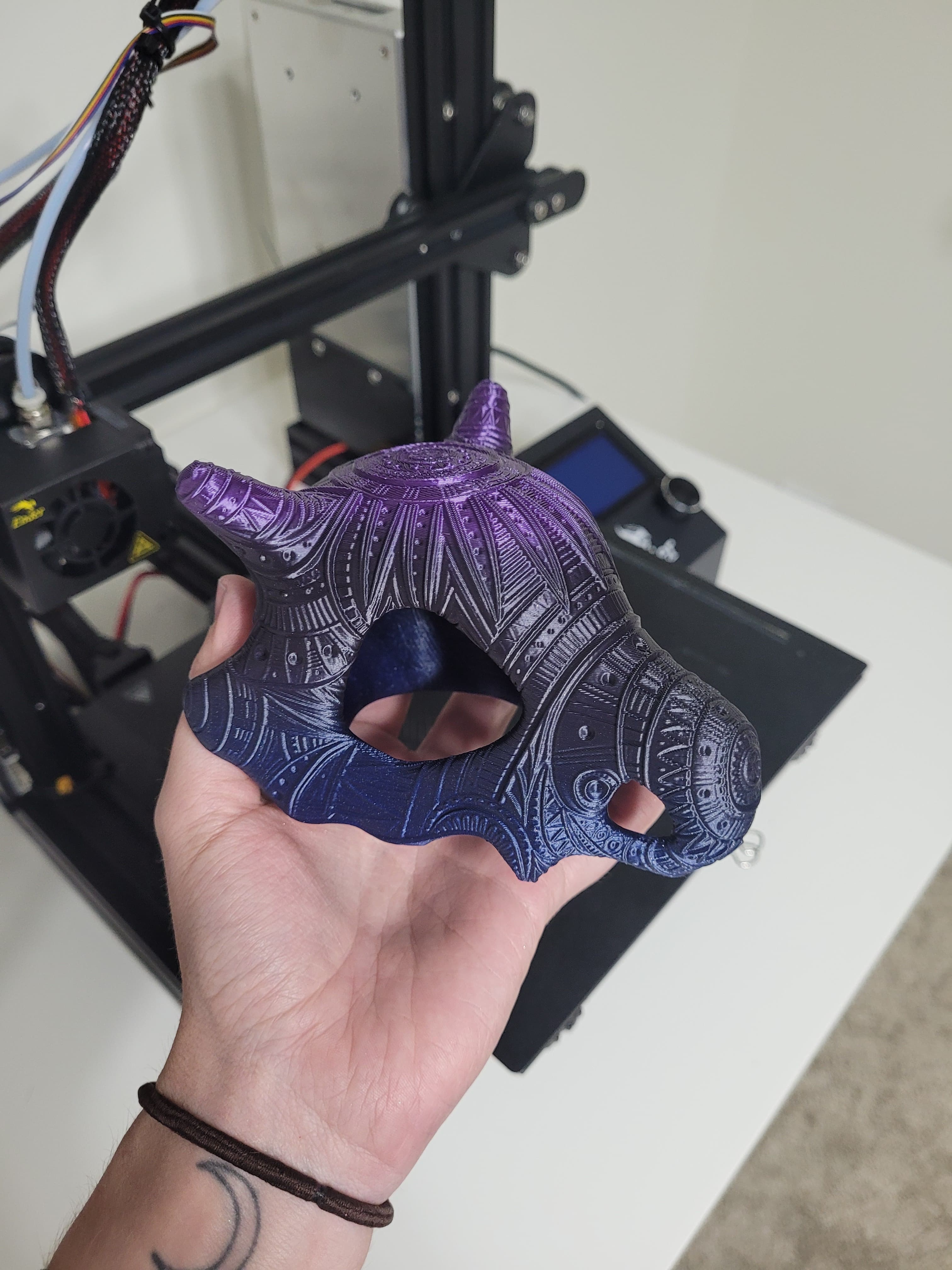 Printed at 75% in OVV3D Black to purple filament. Can't wait to do more skulls!