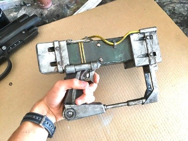 Laser Pistol from Fallout 3d model