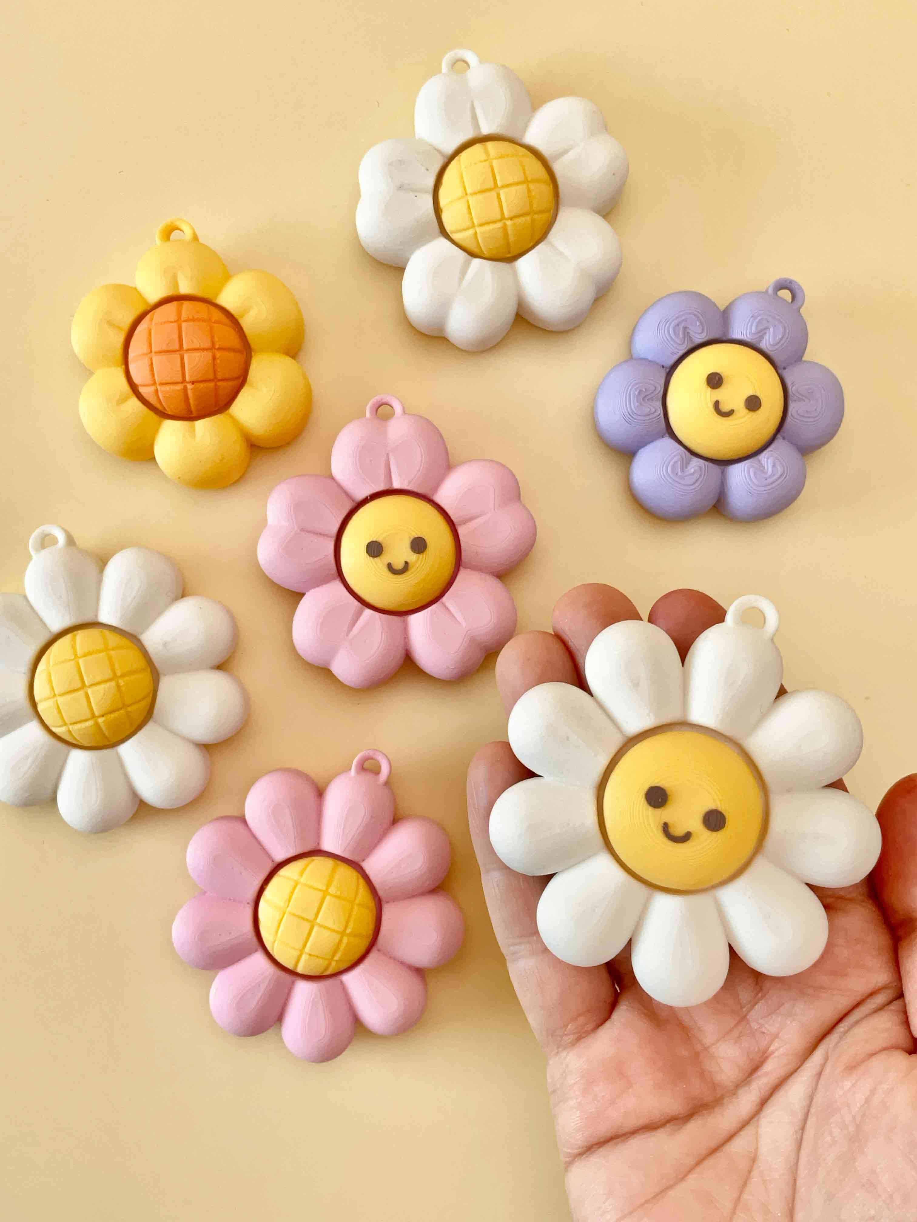 Smiley Flower Clicker Keychain Fidget Toy Bundle 3d model