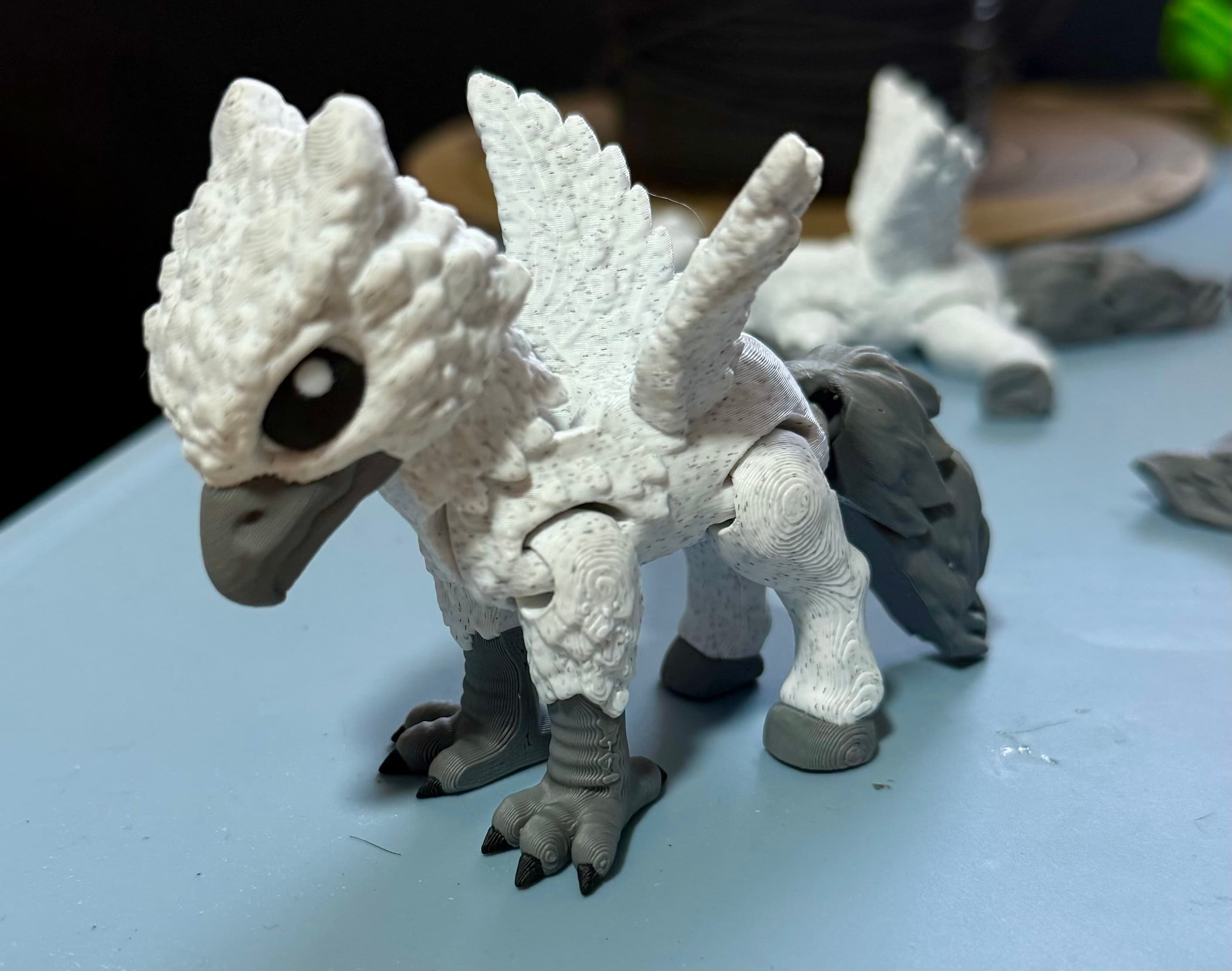 Used all bambu filaments.
Marble, matte black, matte nardo, and white.
Reminds me of a special hippogriff that saved a man from a tower.