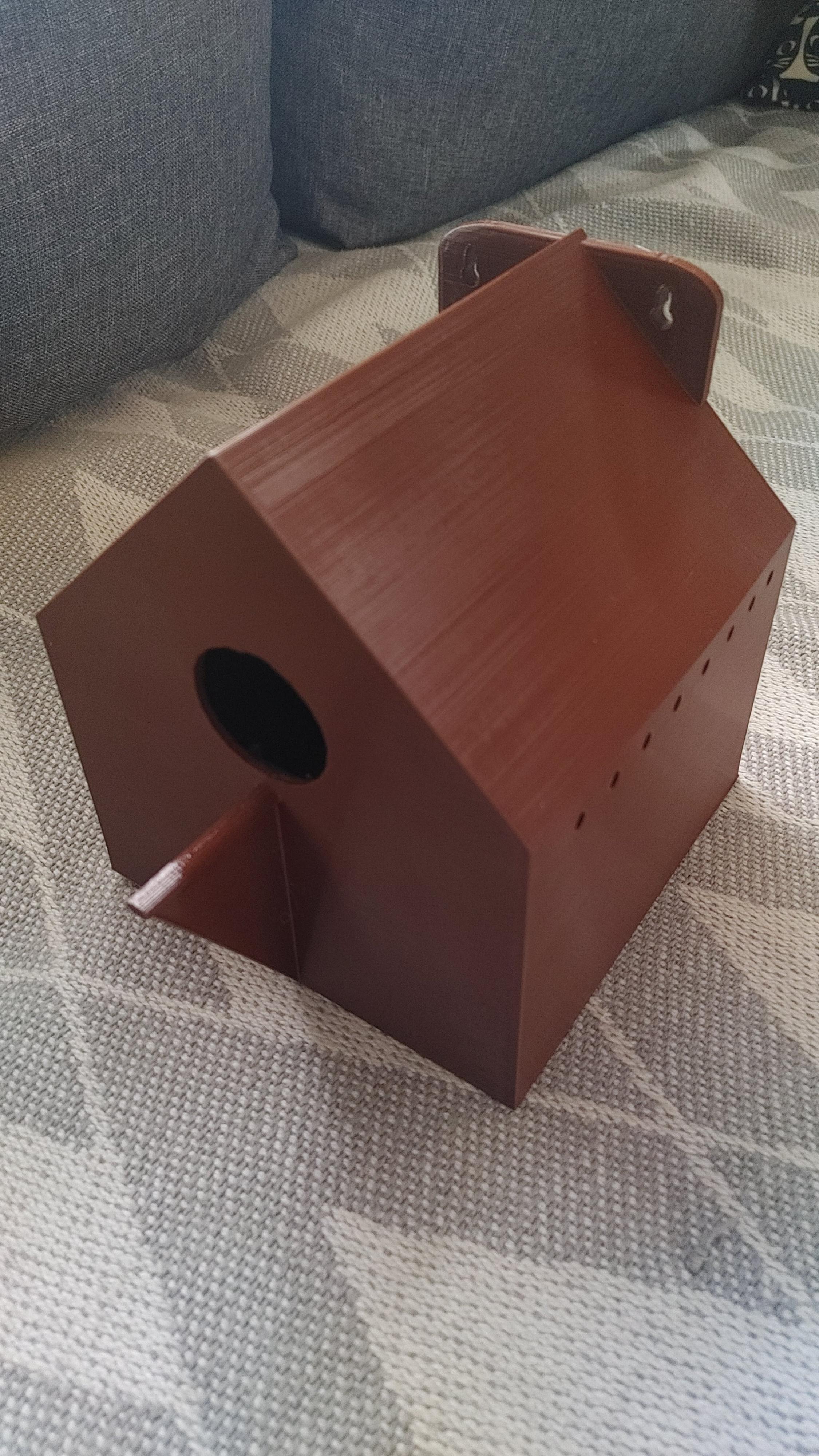 Simple and small birdhouse 3d model