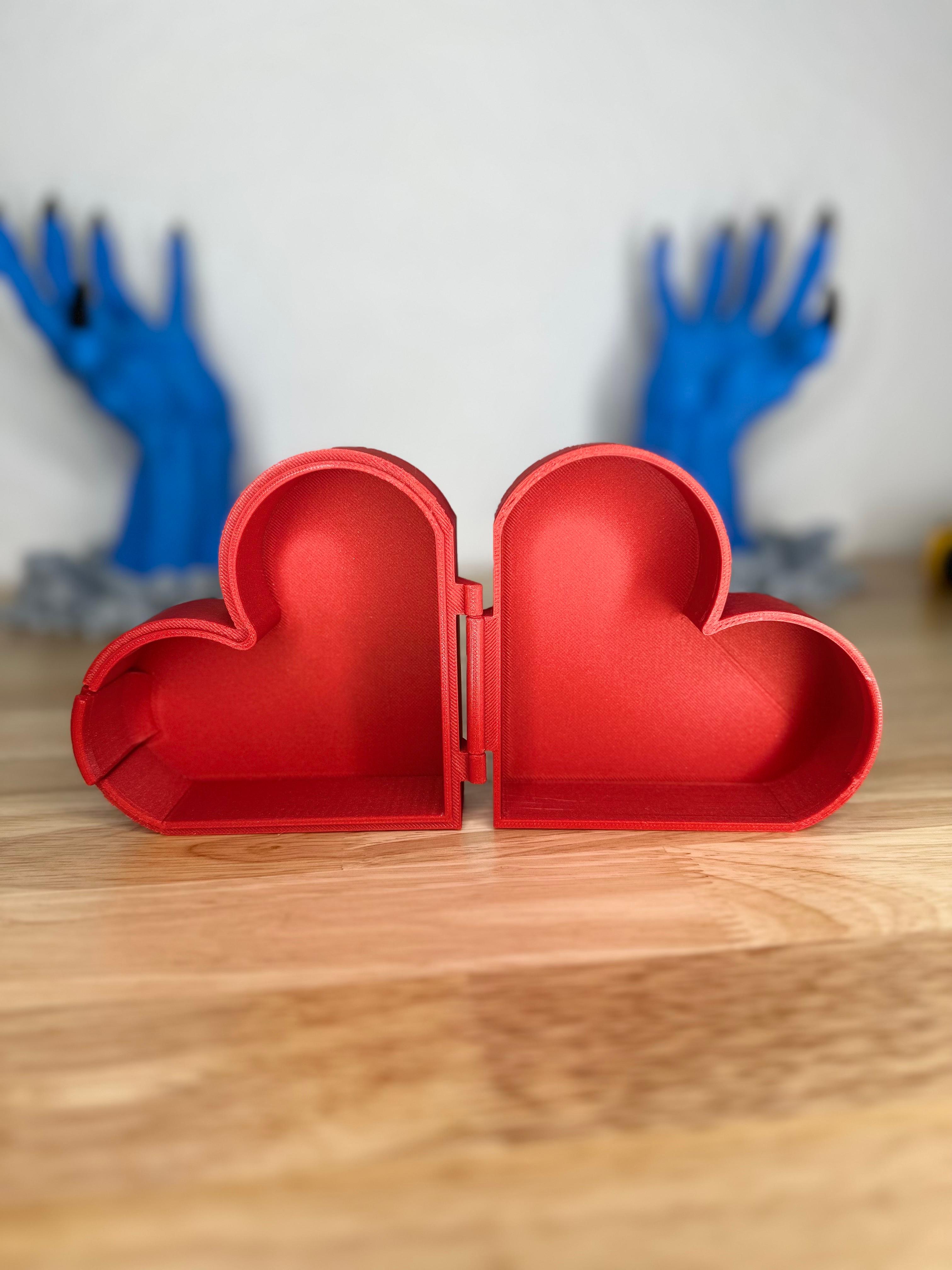 NEW Print in Place Valentine's Day Heart Box 3d model