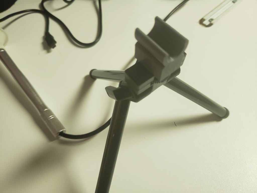 Supereyes Microscope Replacement Mini Tripod Clip 3d model